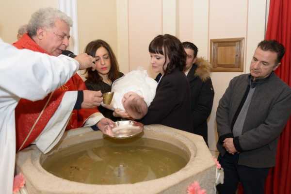 S. Battesimo di Eleonora da Greco Mario e Barone Loredana 26-12-2017